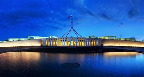 Canberra – Travel guide at Wikivoyage.
